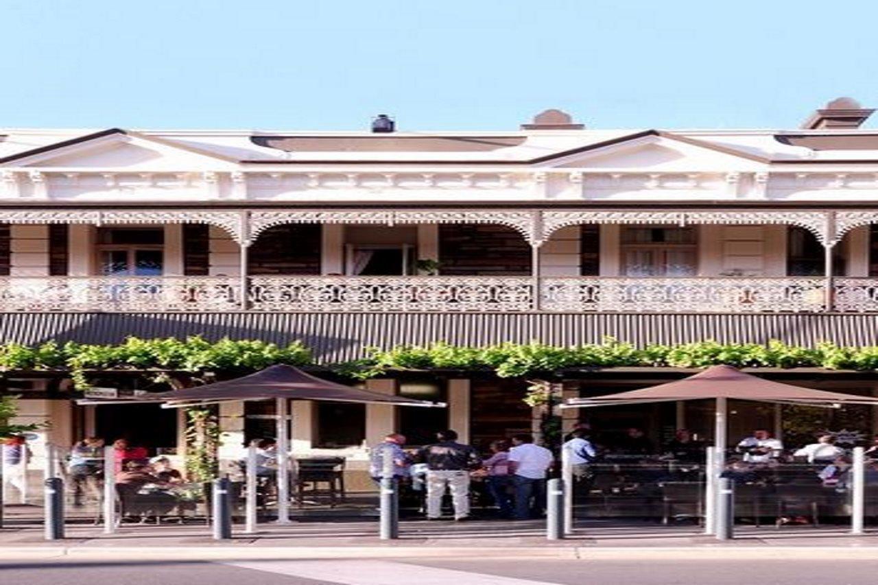 Hotel Metropolitan Adelaide Esterno foto